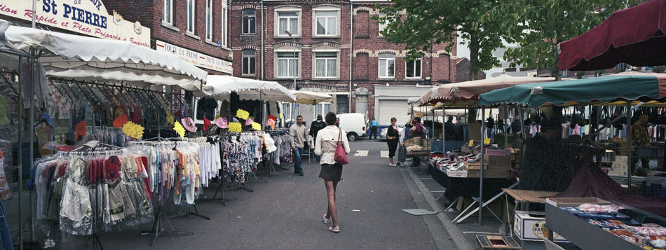 Dimanche 27 mai 2007, le marché, place de la liberté, à Croix.