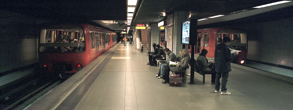 Jeudi 22 mars 2007, station de métro Bellecour, sur la ligne D, à Lyon.