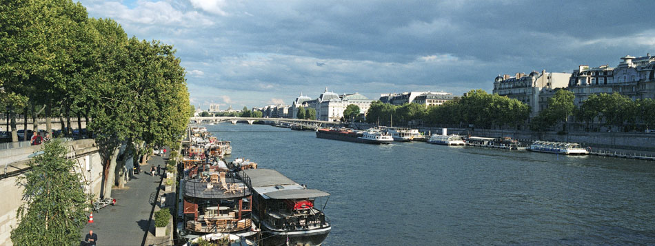 Mardi 4 septembre 2007, la Seine, à Paris.