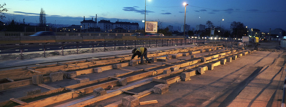 Mardi 19 février 2008, le chantier de la ligne de tramway T4, à la gare de Vénissieux.