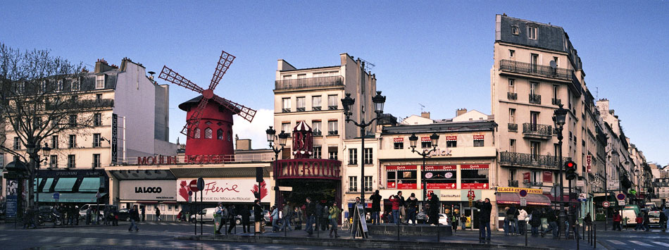 Vendredi 21 mars 2008, le Moulin Rouge, bd de Clichy, à Paris.