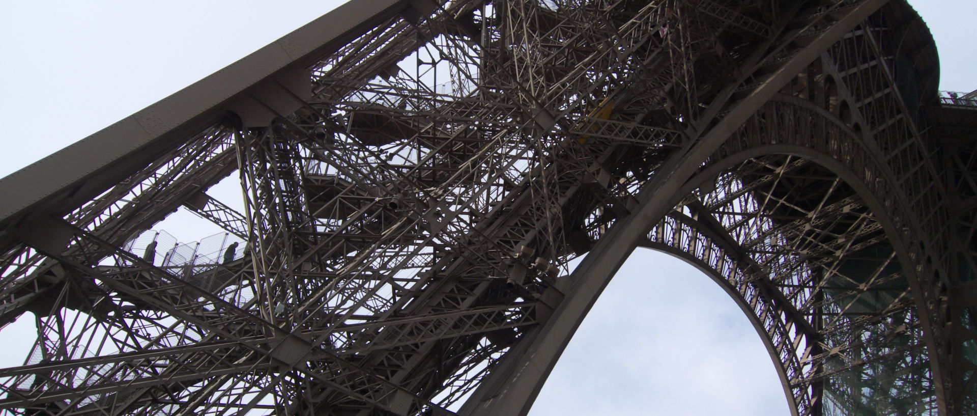 Dimanche 2 novembre 2008 (3), la tour Eiffel, à Paris.