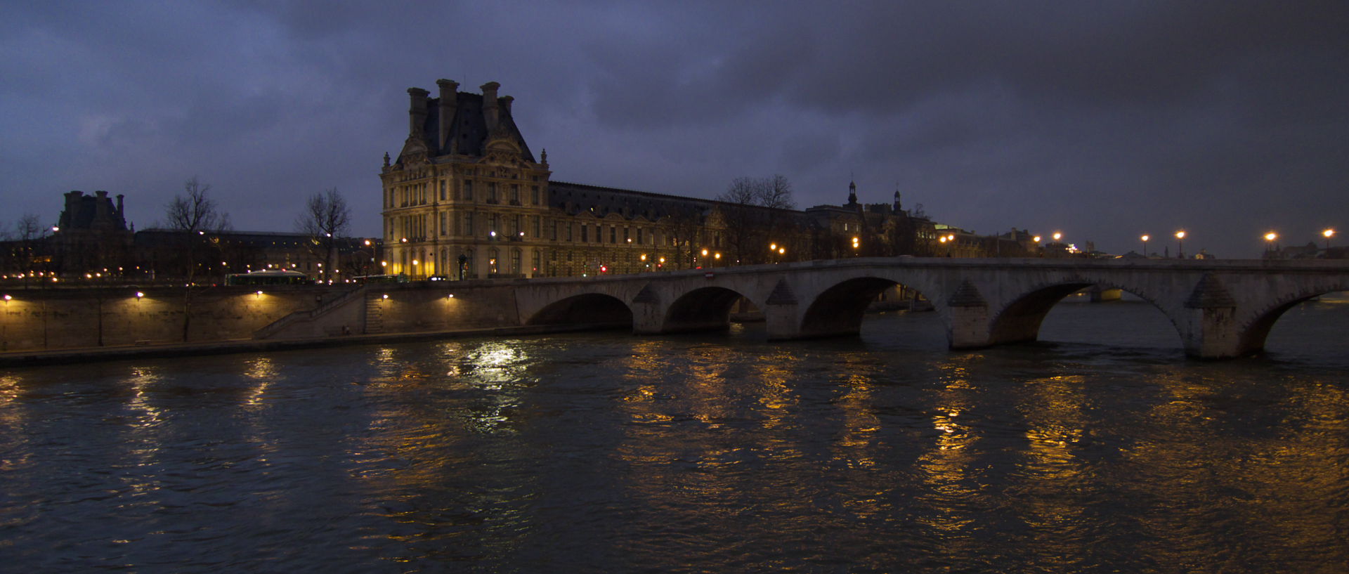 Mercredi 18 février 2009, 18:33, pont Royal, à Paris.