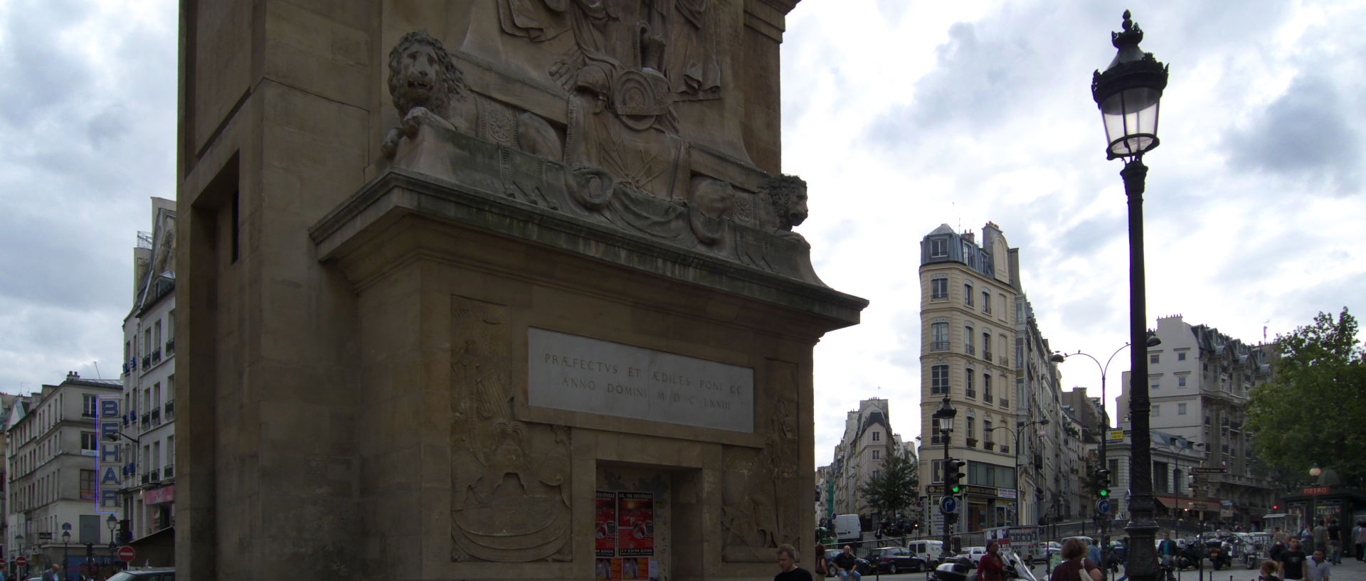 Photo de la porte Saint-Denis, Paris.