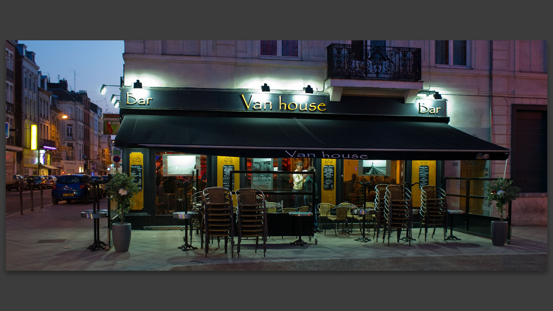 Le bar Vanhouse, rue Gambettta, à Wazemmes, Lille.