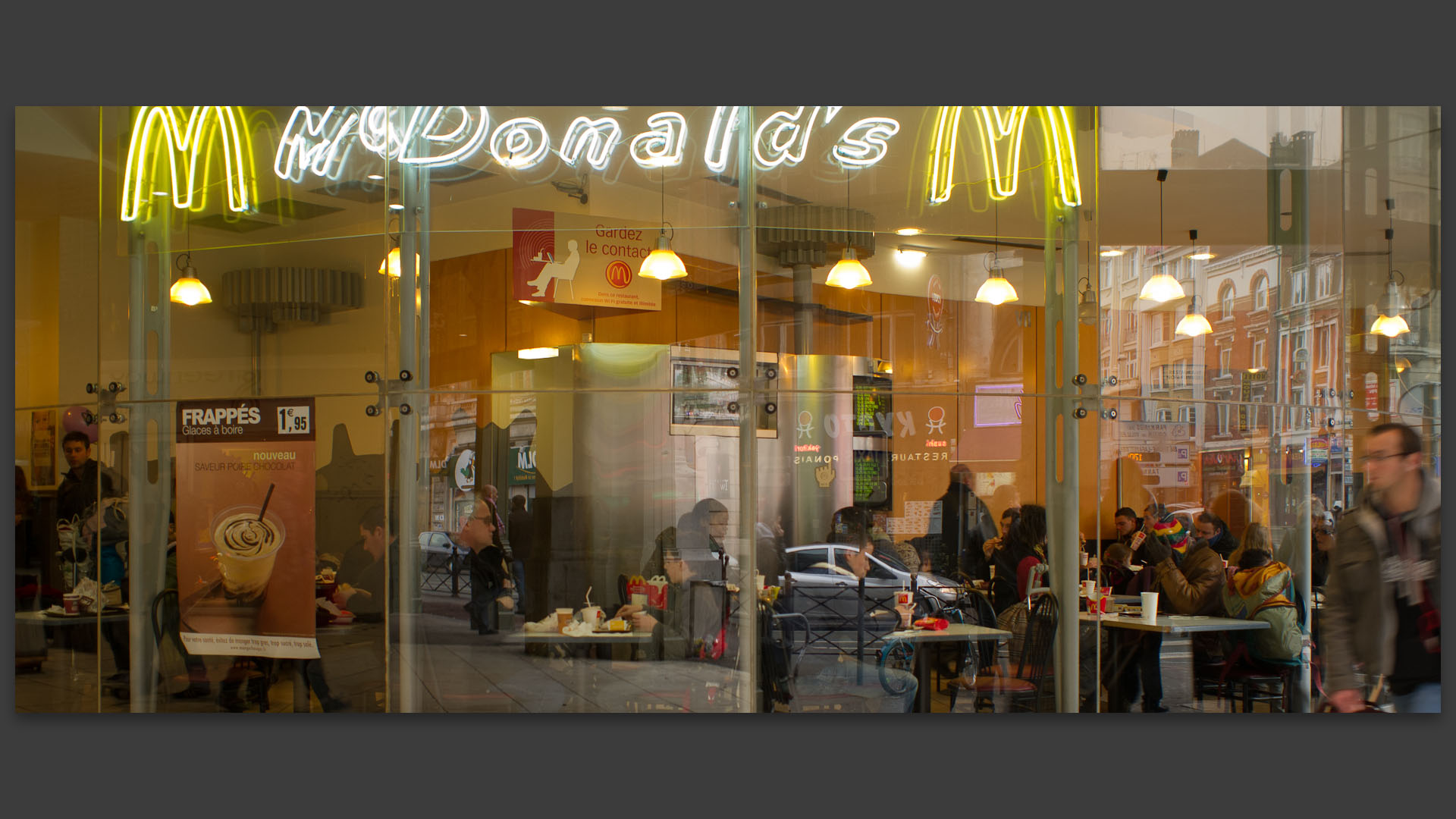 Fast food, place de la Gare, à Lille.