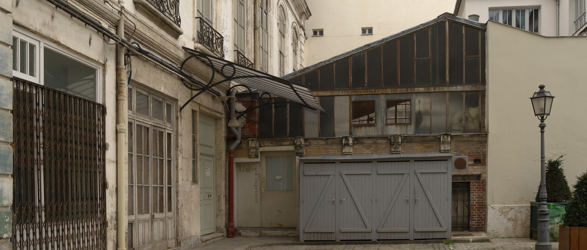 Cour, rue Cadet, à Paris.