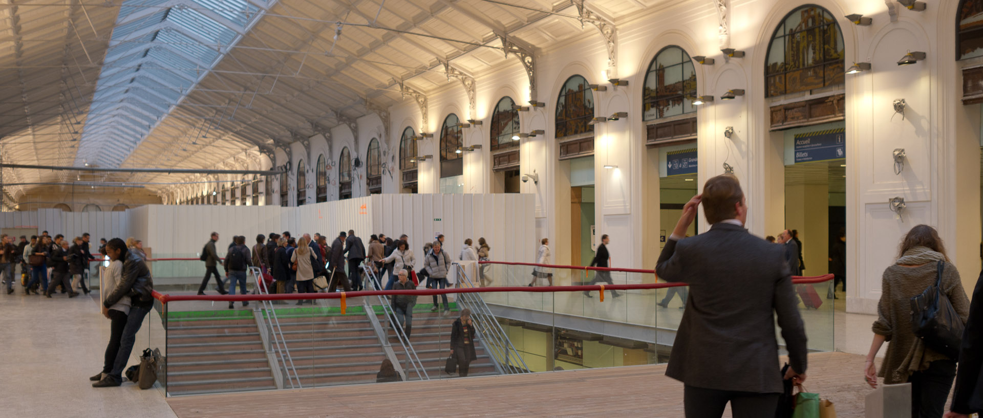 La salle des pas perdus en travaux, gare Saint-Lazare, à Paris.