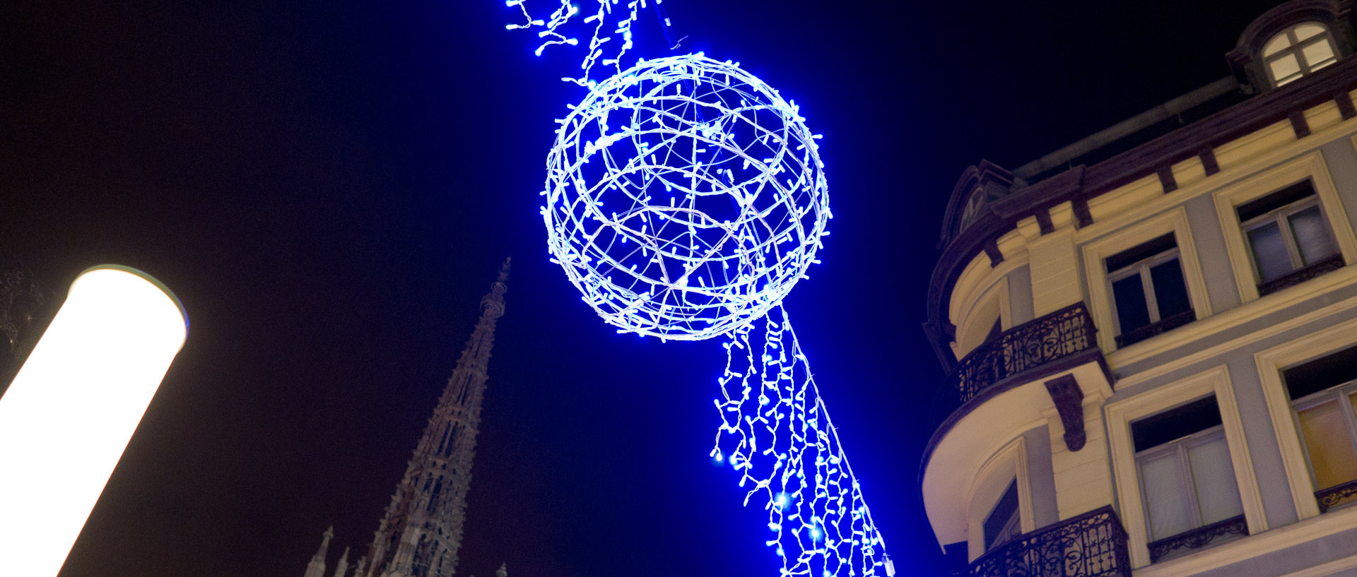 Illuminations de Noël, rue de Paris, à Lille.