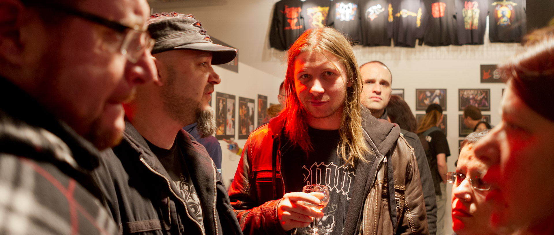 Le designer Dominique Duhal, au vernissage de l'exposition rock metal, à la Maison Folie Beaulieu de Lomme, à Lille.