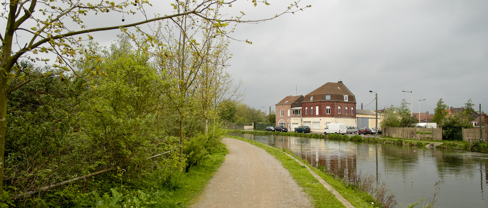 Le canal de Roubaix, quai du Sartel.