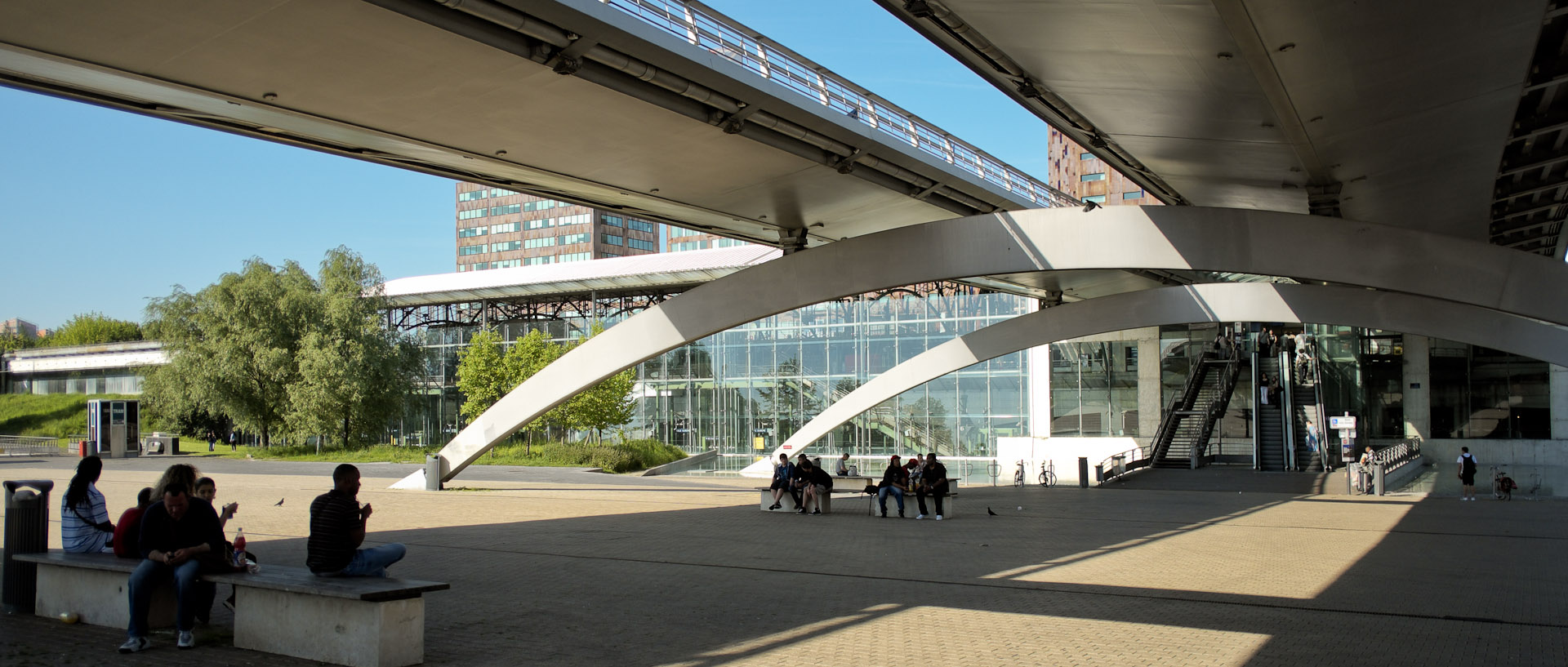 Le viaduc Le-Corbusier et la gare de Lille Europe, à Lille.