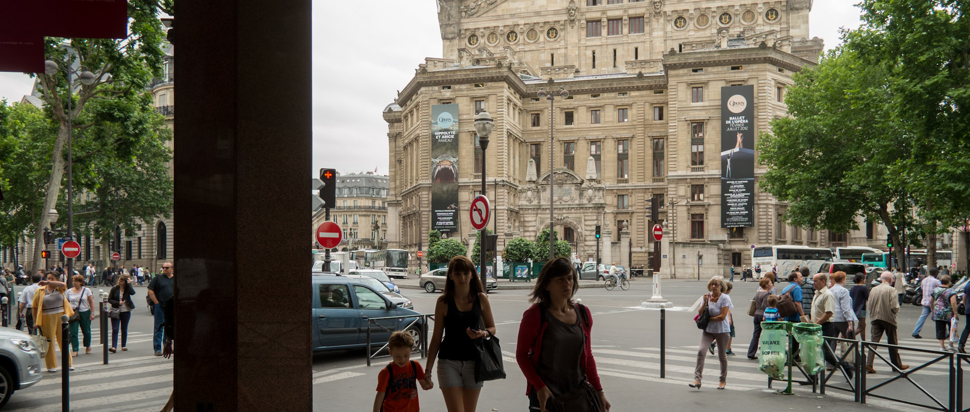 L'arrière de l'Opéra Garnier, boulevard Haussmann, à Paris.