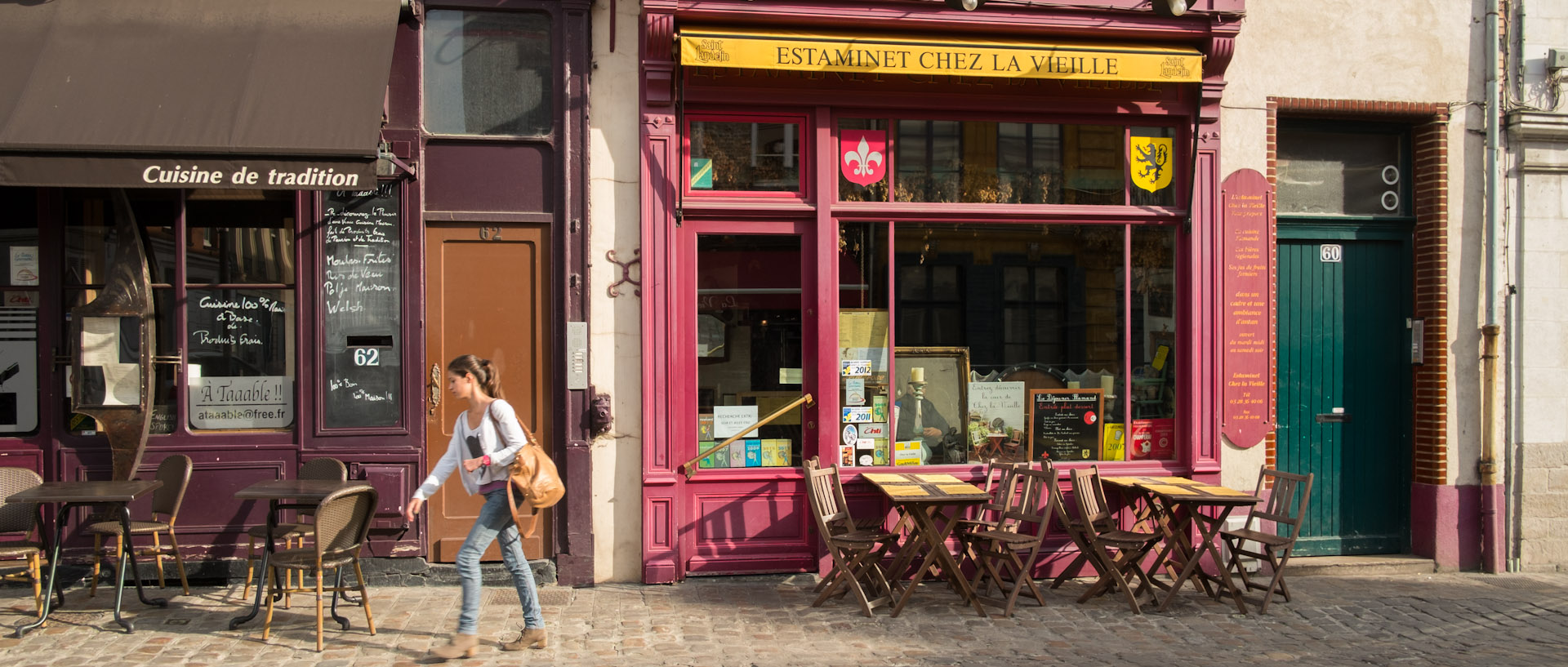 Devantures de restaurants, rue de Gand, à Lille.