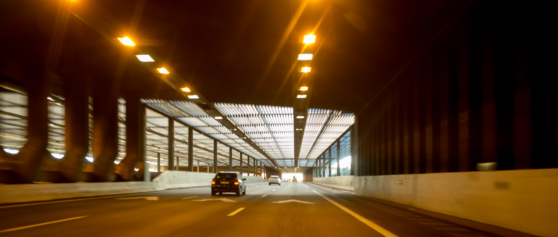 Tunnel sous l'aéroport Charles-de-Gaulle, sur l'autoroute A1.