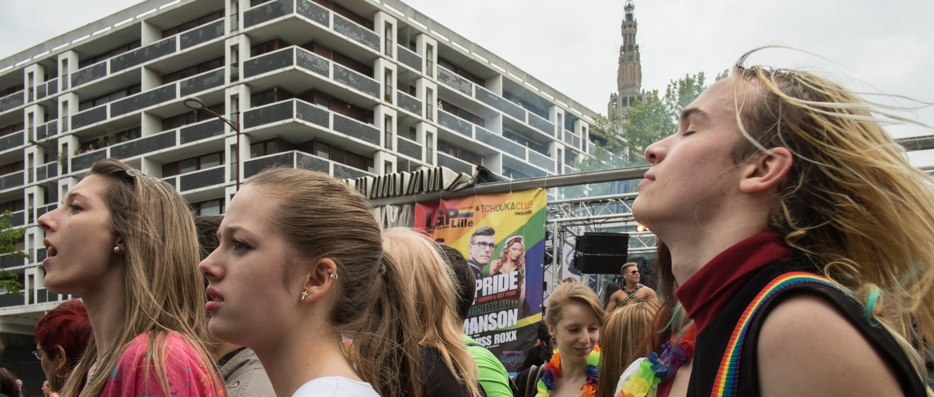 Samedi 1er juin 2013, 15:19, défilé de la lesbian et gay pride, rue de Paris, Lille