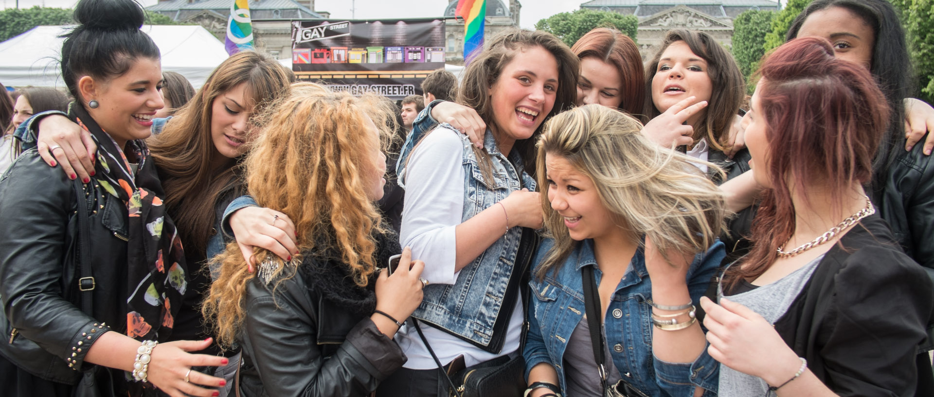 Samedi 1er juin 2013, 16:44, défilé de la lesbian et gay pride, place de la République, Lille