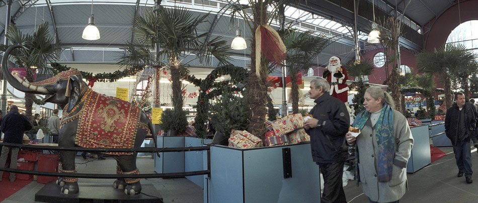 Dimanche 17 décembre 2006, dans le marché couvert de Wazemmes, à Lille.