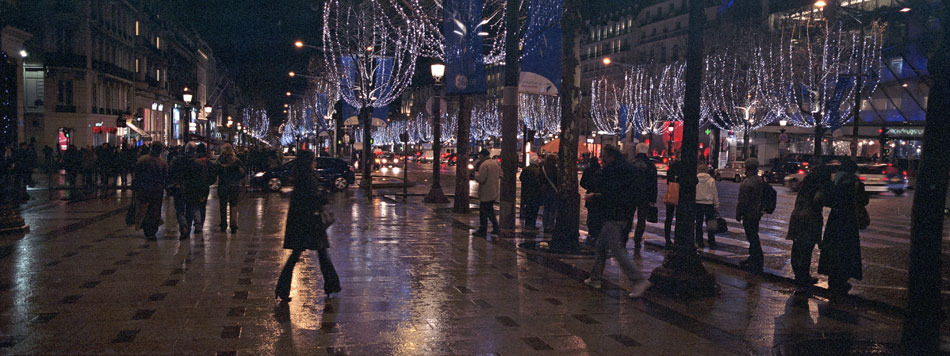 Mardi 11 décembre 2007, av. des Champs-Elysées, à Paris.