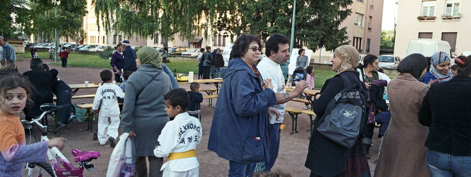 Mardi 29 mai 2007, "Voisins en fête", cité Louis-Aulagne, à Vénissieux.