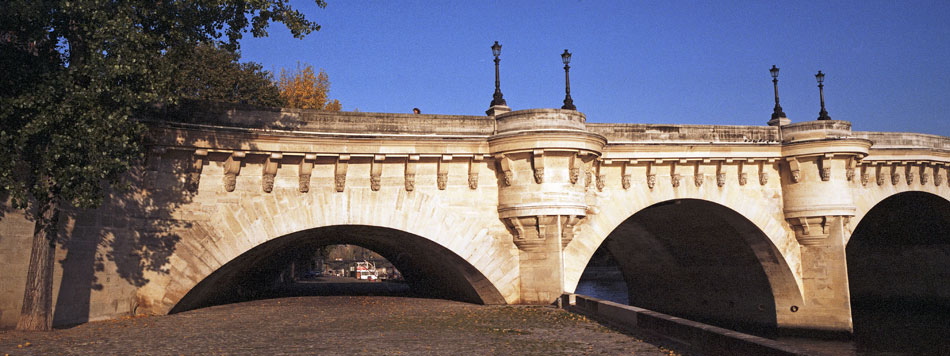 Mardi 23 octobre 2007, le Pont Neuf, à Paris.