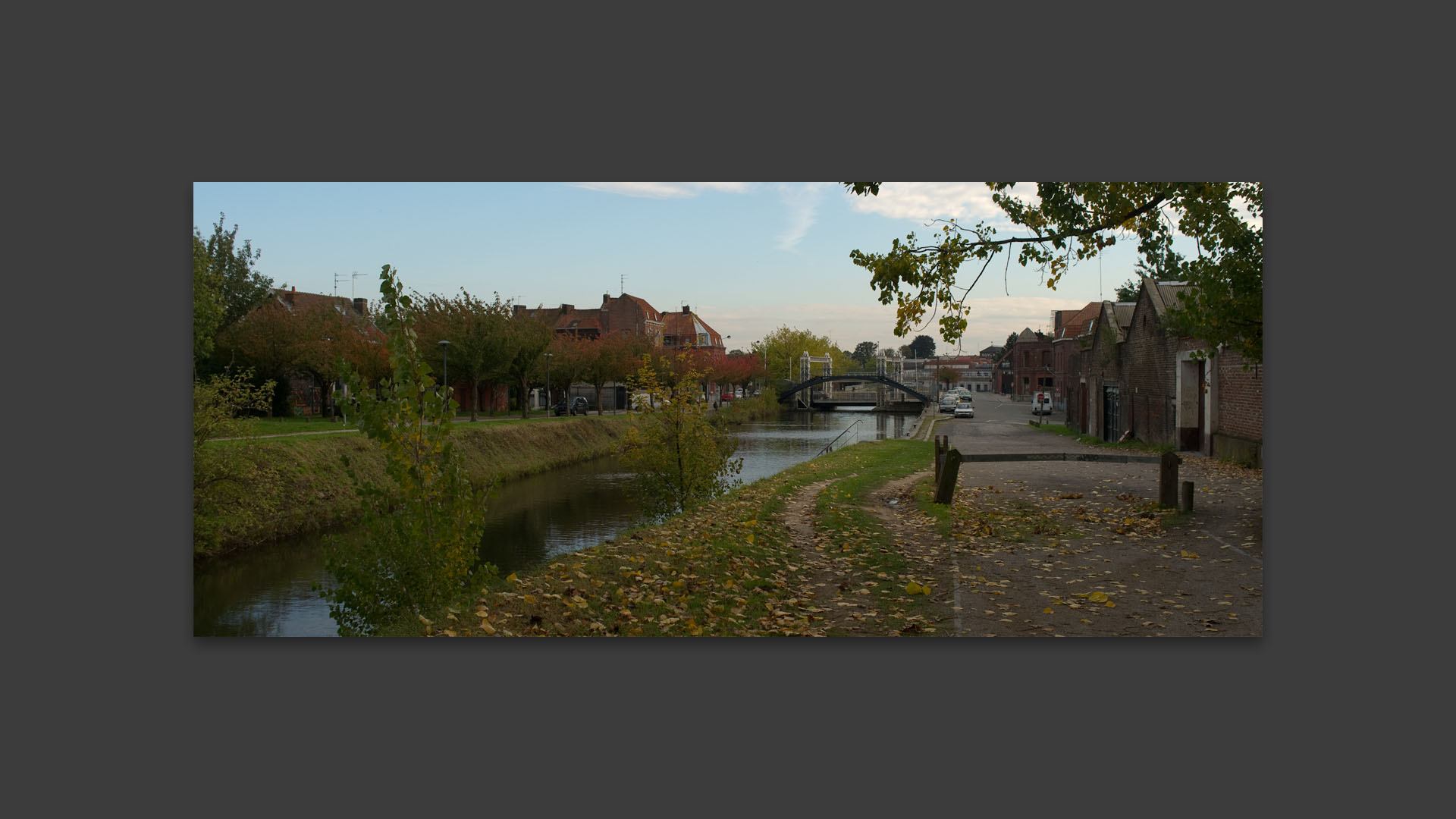 Le canal de Roubaix, quai de Brest.