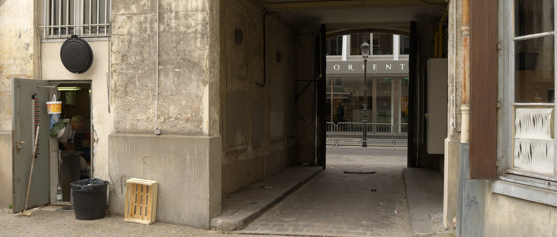 Le siège du Grand Orient de France, vu d'une cour, rue Cadet, à Paris.