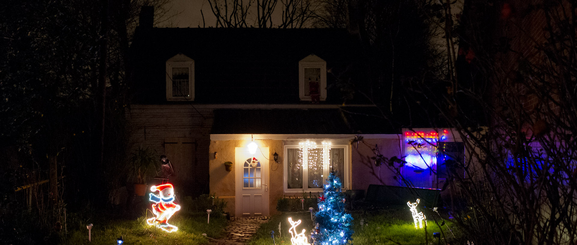 Maison illuminée pour les fêtes de fin d'année, à Wasquehal.
